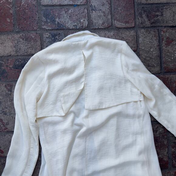 Late Evening Trench Lovers & Friends Bone Colored Long Sleeve Soft Satin Fabric - Picture 7 of 8